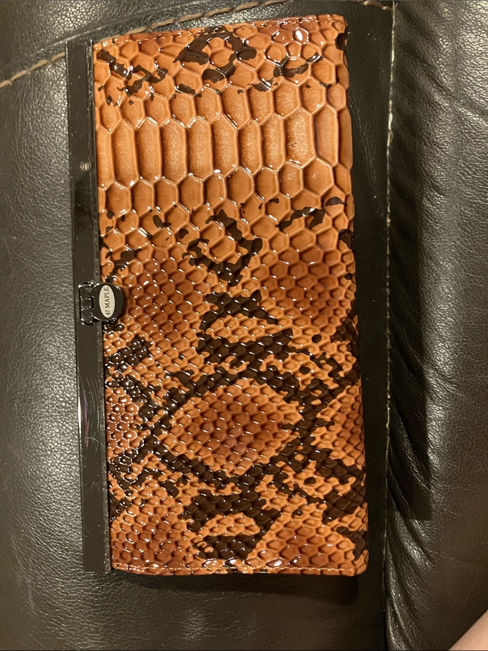 47 Maple Snakeskin Pattern & Texture Clutch Wallet